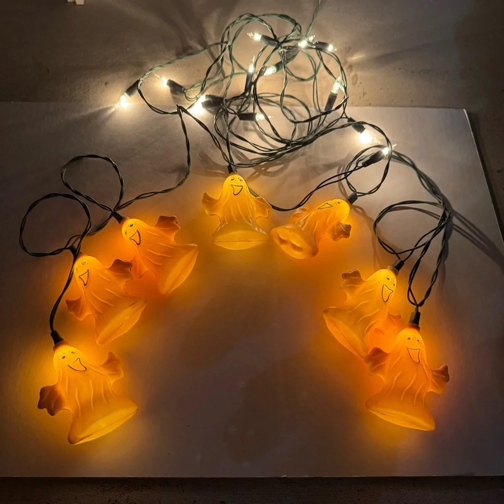 Vintage Halloween Blow Mold 7 Ghosts String Lights Cute Spooky Yellow 3.5”